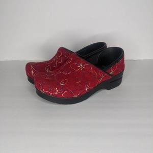 Dansko Clogs felt sz 37 women's 7us